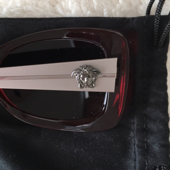 Versace sunglasses - Picture 2 of 4